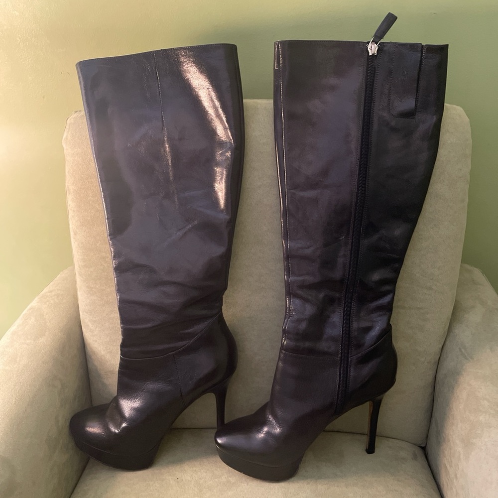 Elegant Black Knee-High Leather Boots